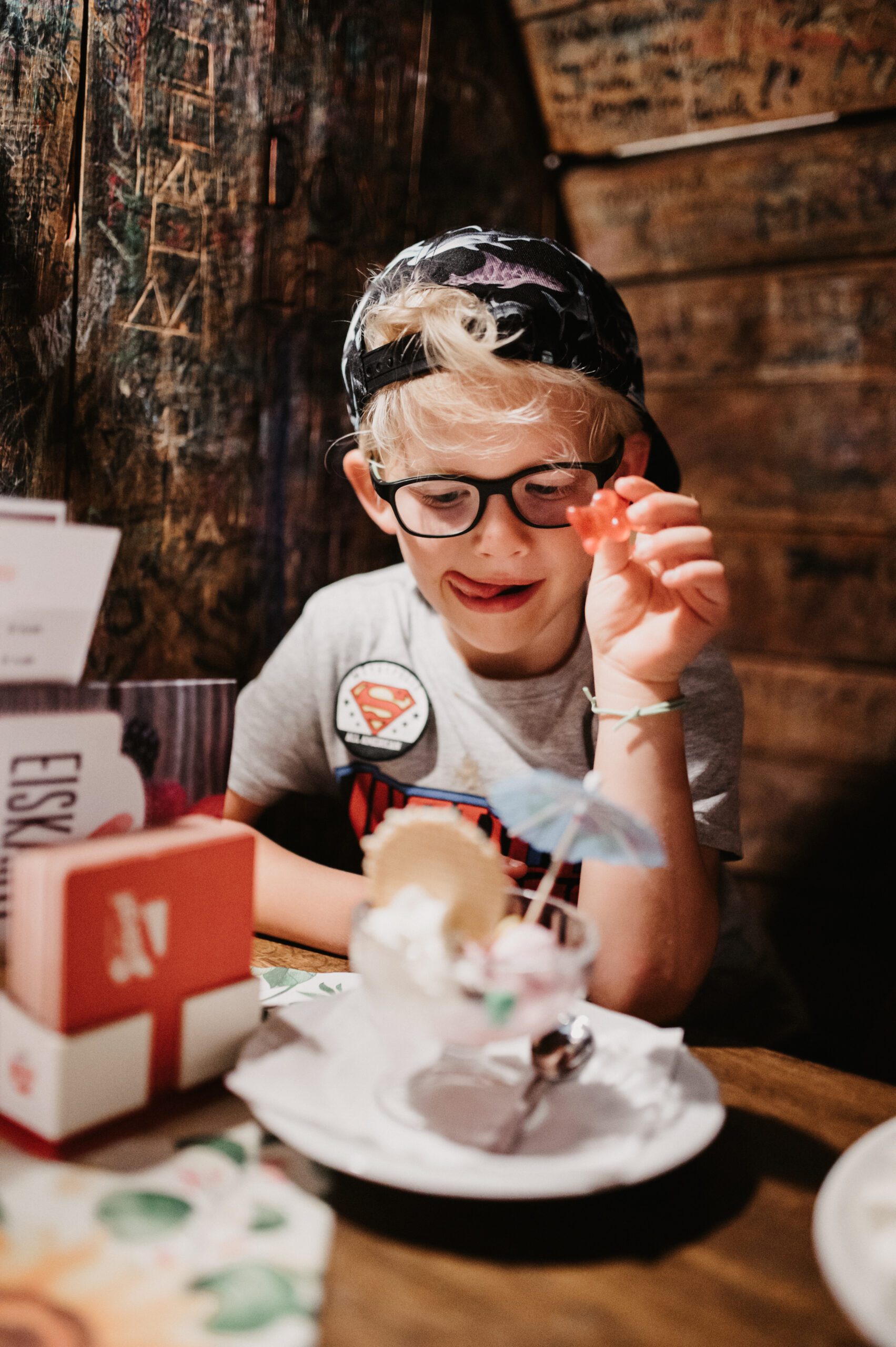 Römerkeller Fassl Bub mit Eis