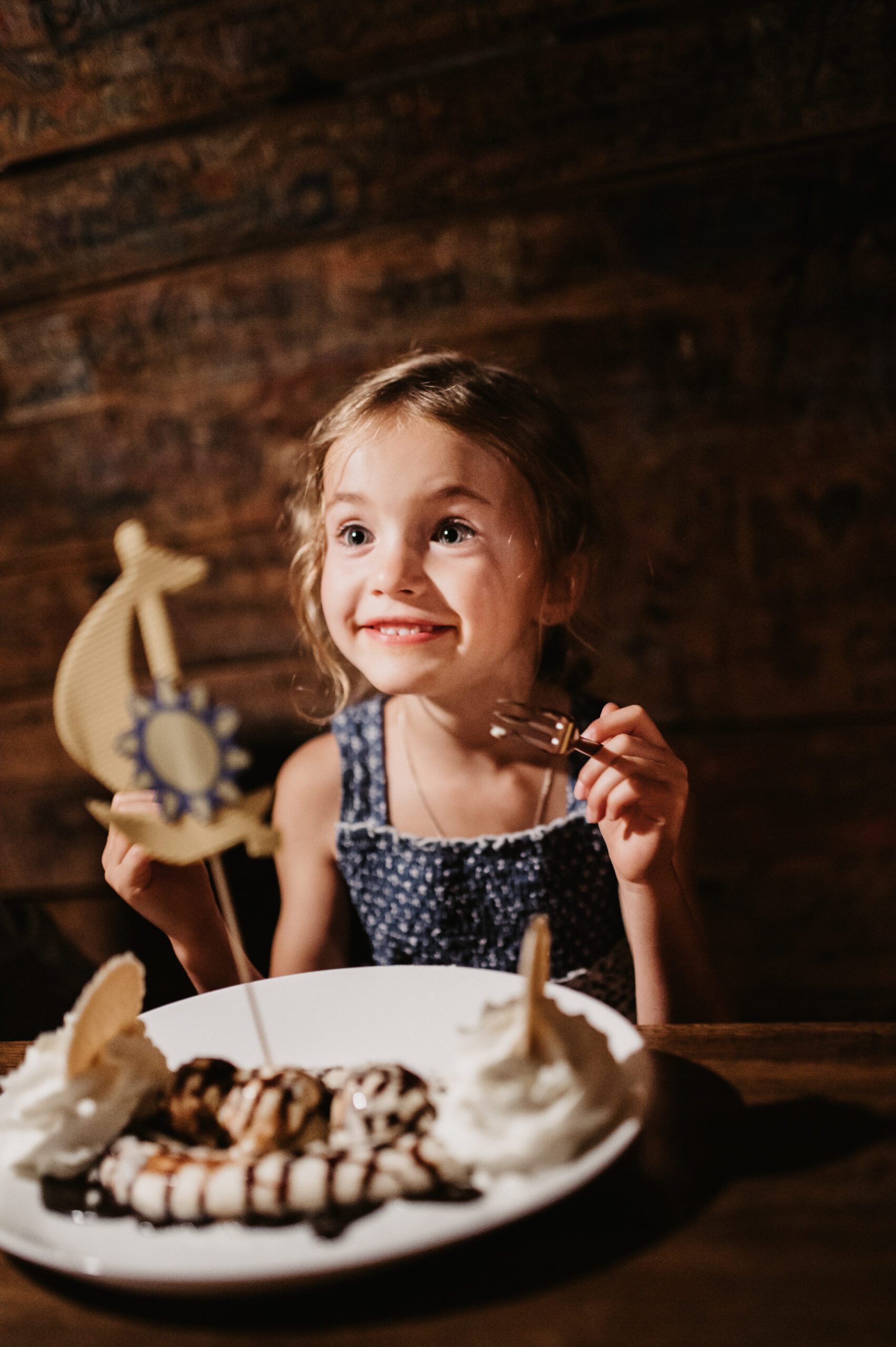 Römerkeller Fassl Kind mit Eis
